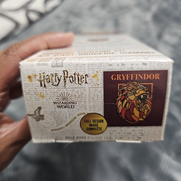 Harry Potter Gryffindor Alumni Diamond Painting Kit - Picture 5 of 6